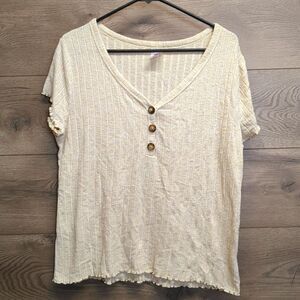 No Boundaries V-Neck Buttoned Top Women's Plus Size XXL